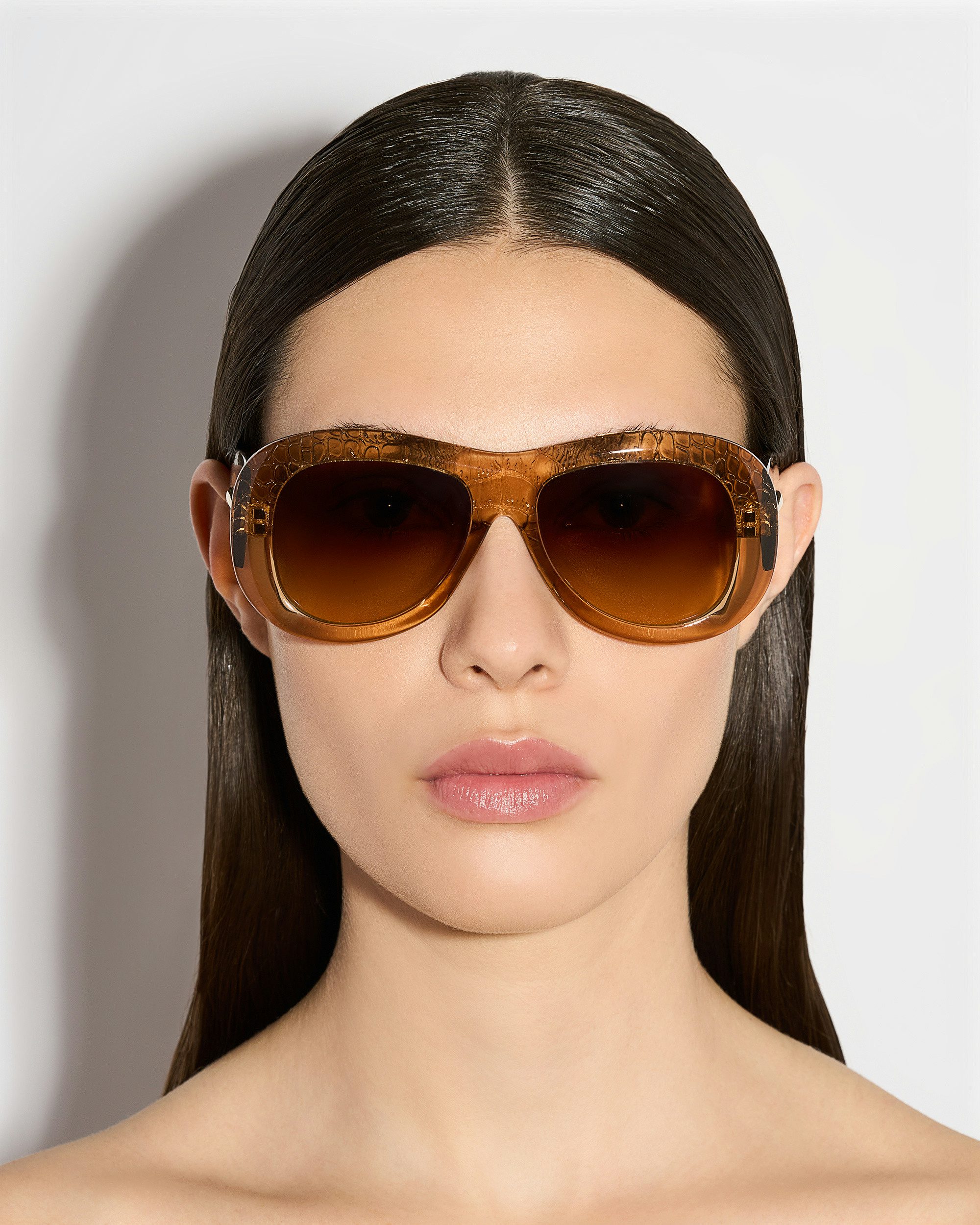 Bella 43 Aquazzura@ Official